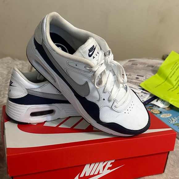 Nike air maxes - Picture 7 of 7